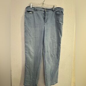 Gloria Vanderbilt Light Blue Straight Leg Jeans